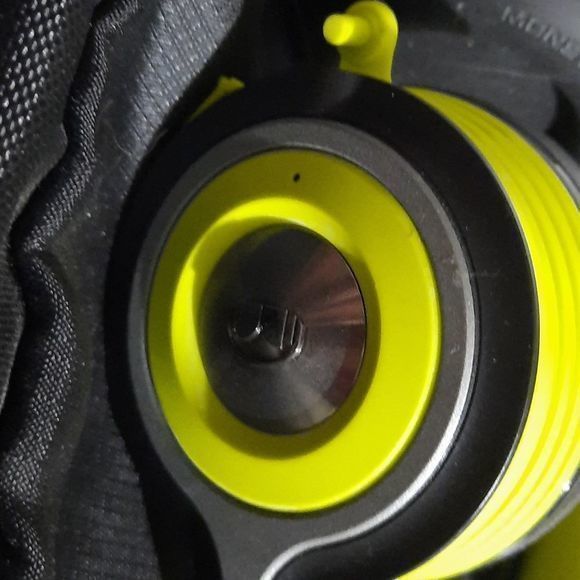 Monster isport Freedom headphones with cloth case - Picture 3 of 9